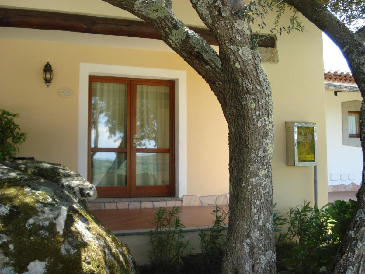 Hotel Valkarana Country Relais (Adults Only) Sant'Antonio di Gallura Bagian luar foto