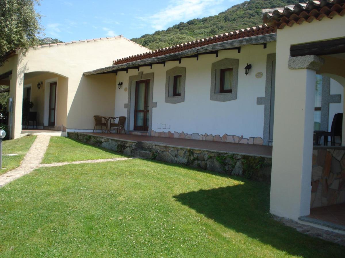 Hotel Valkarana Country Relais (Adults Only) Sant'Antonio di Gallura Bagian luar foto