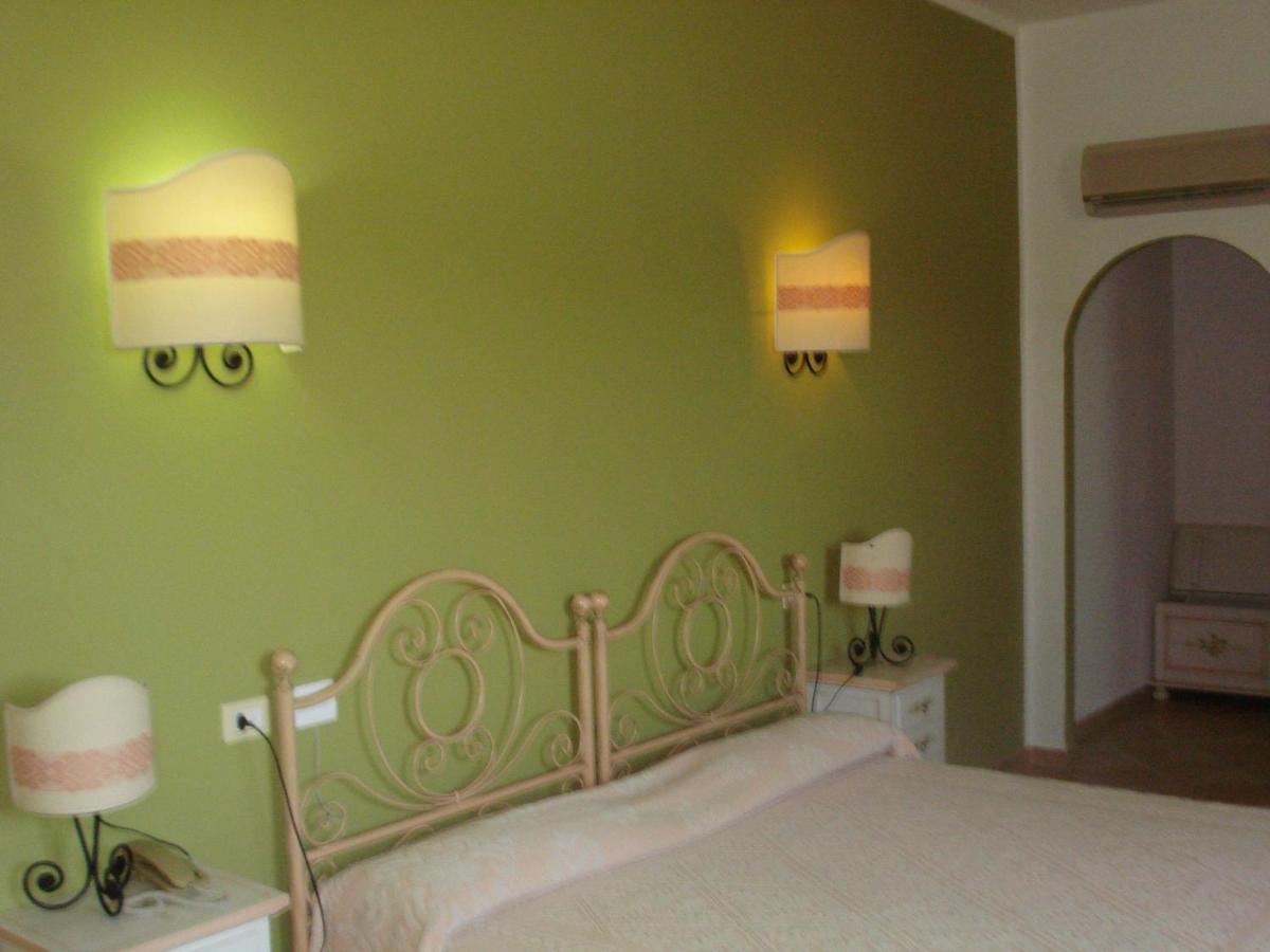 Hotel Valkarana Country Relais (Adults Only) Sant'Antonio di Gallura Bagian luar foto
