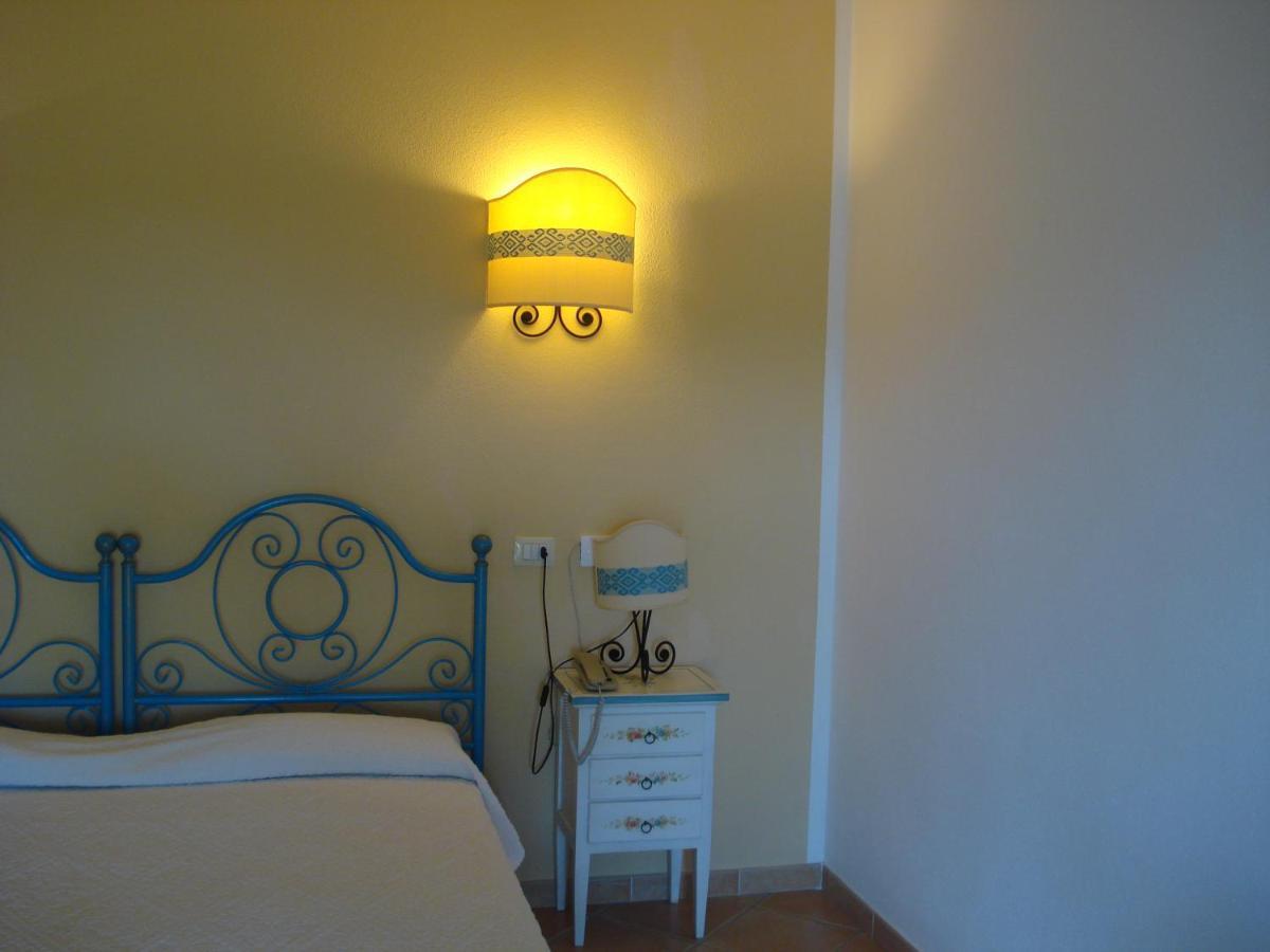 Hotel Valkarana Country Relais (Adults Only) Sant'Antonio di Gallura Bagian luar foto