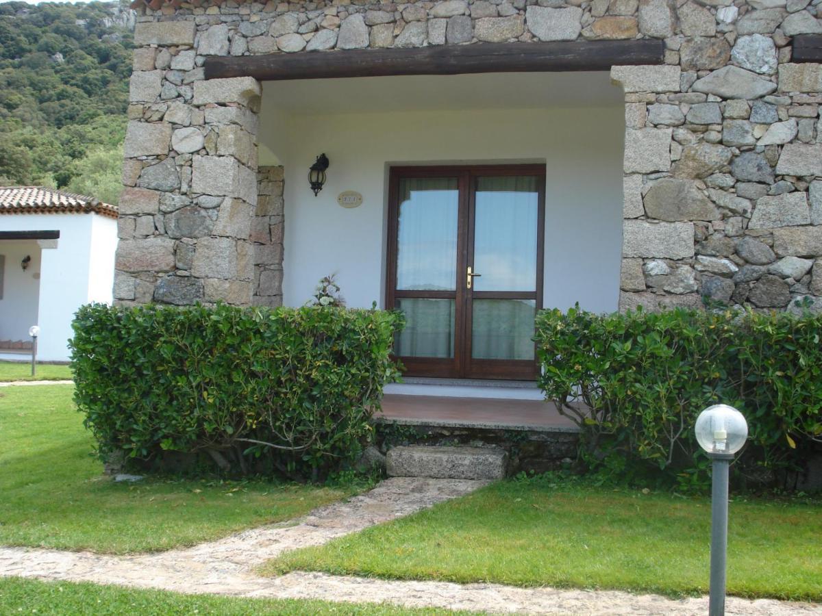 Hotel Valkarana Country Relais (Adults Only) Sant'Antonio di Gallura Bagian luar foto