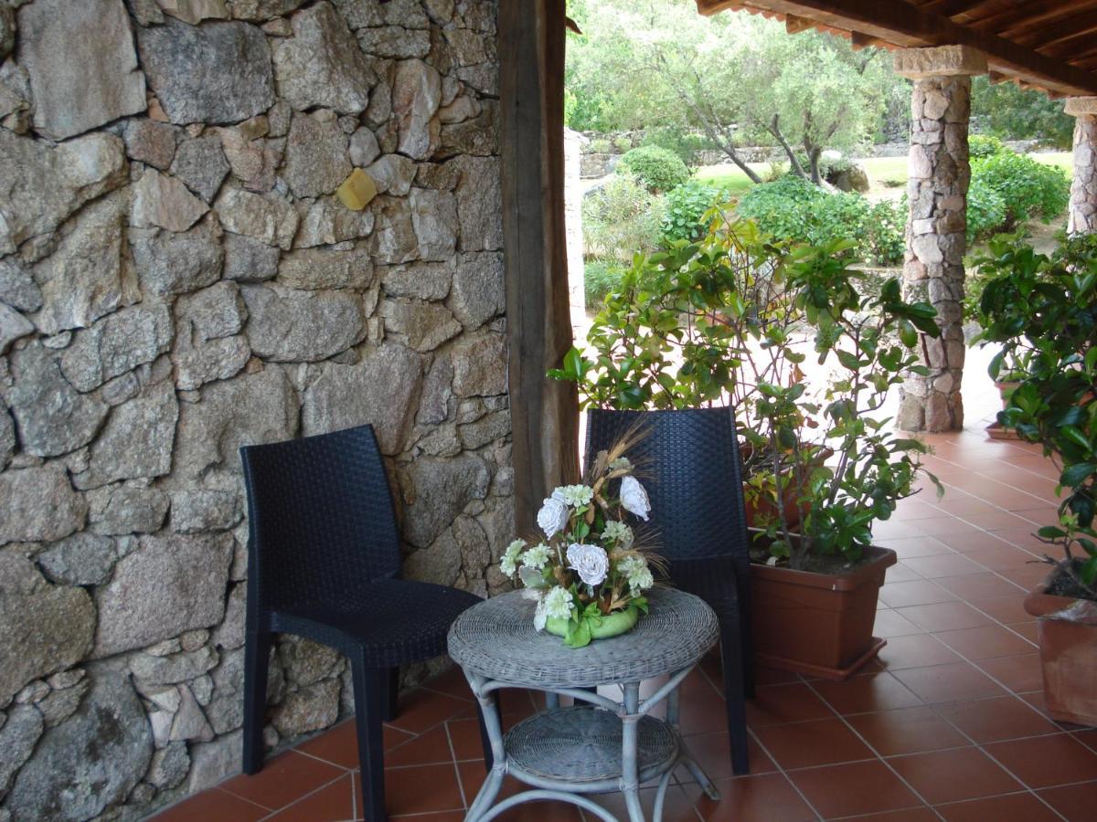 Hotel Valkarana Country Relais (Adults Only) Sant'Antonio di Gallura Bagian luar foto