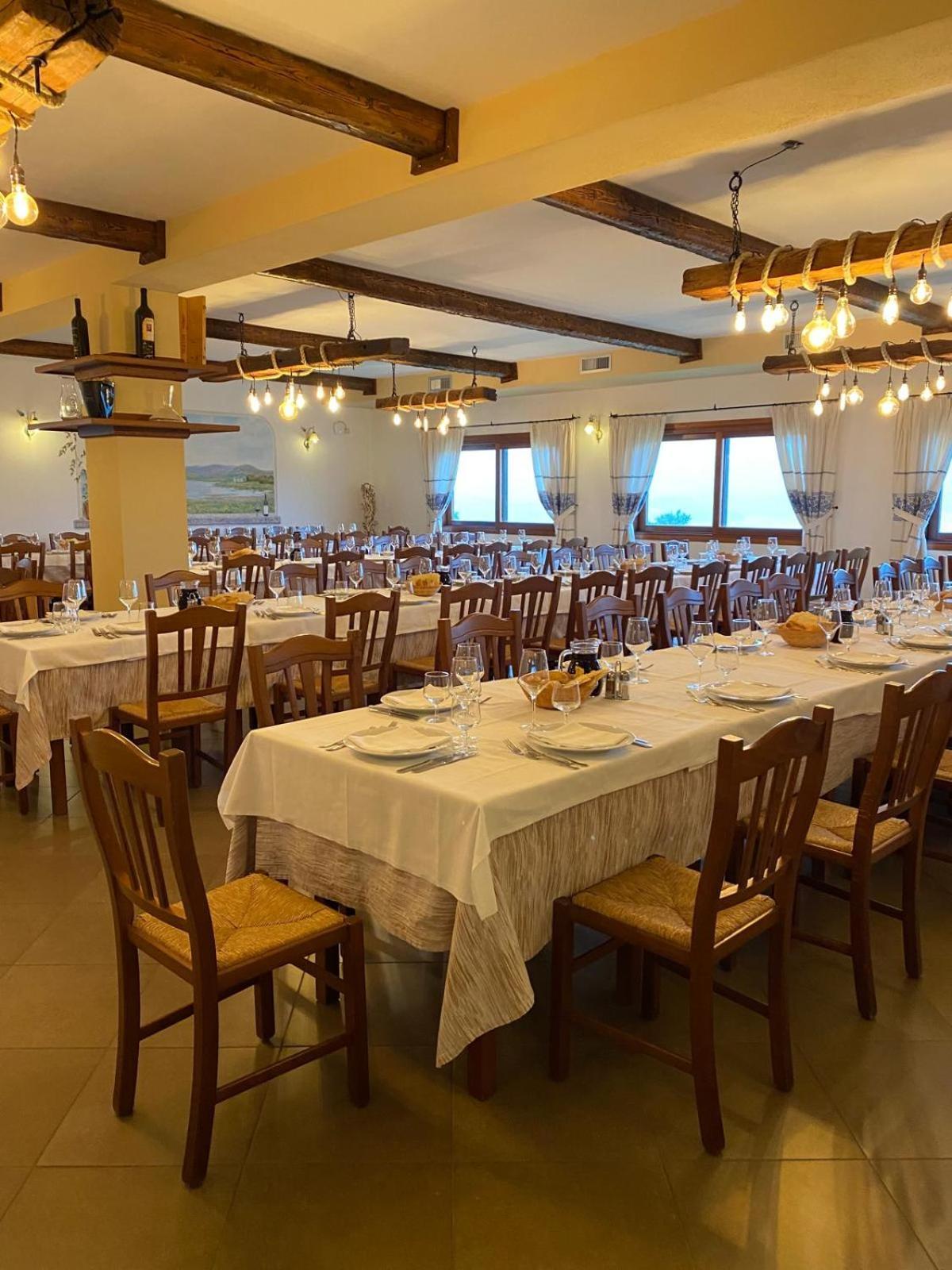 Hotel Valkarana Country Relais (Adults Only) Sant'Antonio di Gallura Bagian luar foto