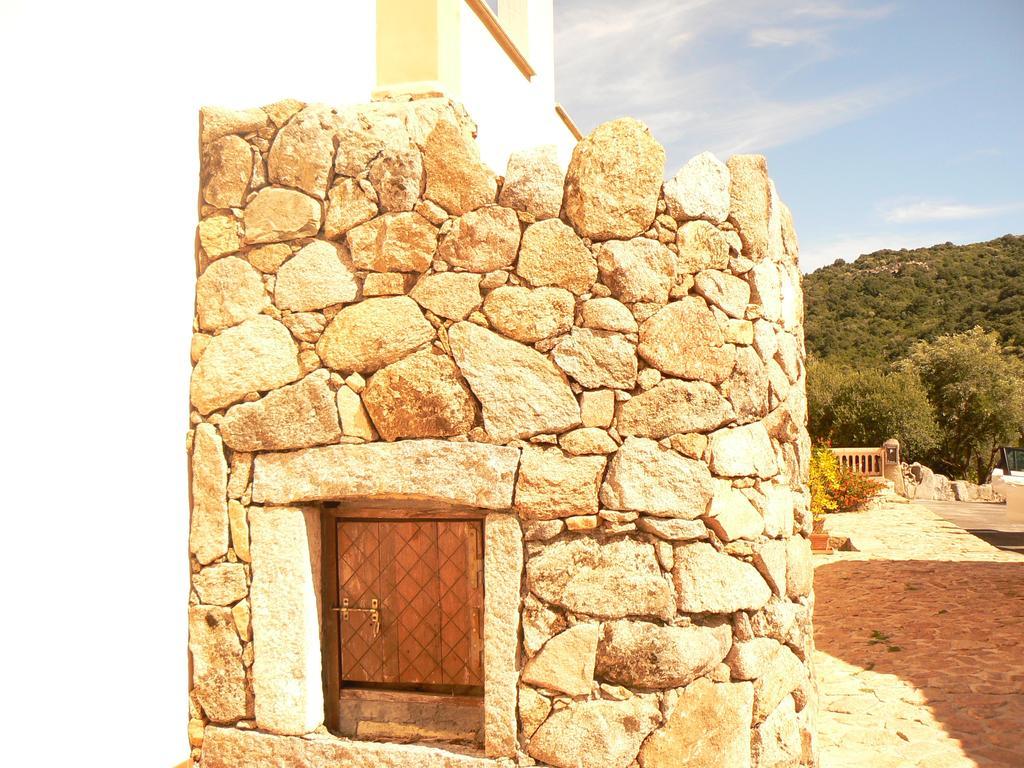 Hotel Valkarana Country Relais (Adults Only) Sant'Antonio di Gallura Bagian luar foto